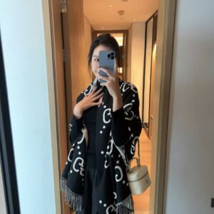 💥Gucci 💥black& of white