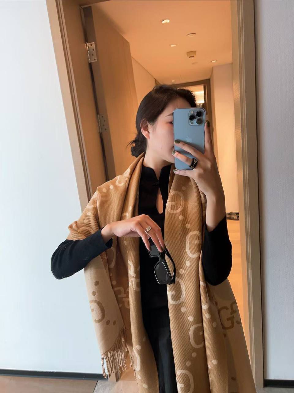 💥Gucci 💥cafe & of white - Image 3