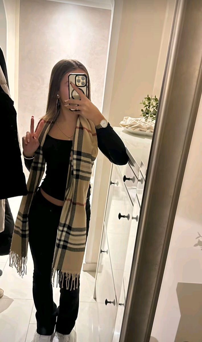 Burberry Ligh cafe - Image 3