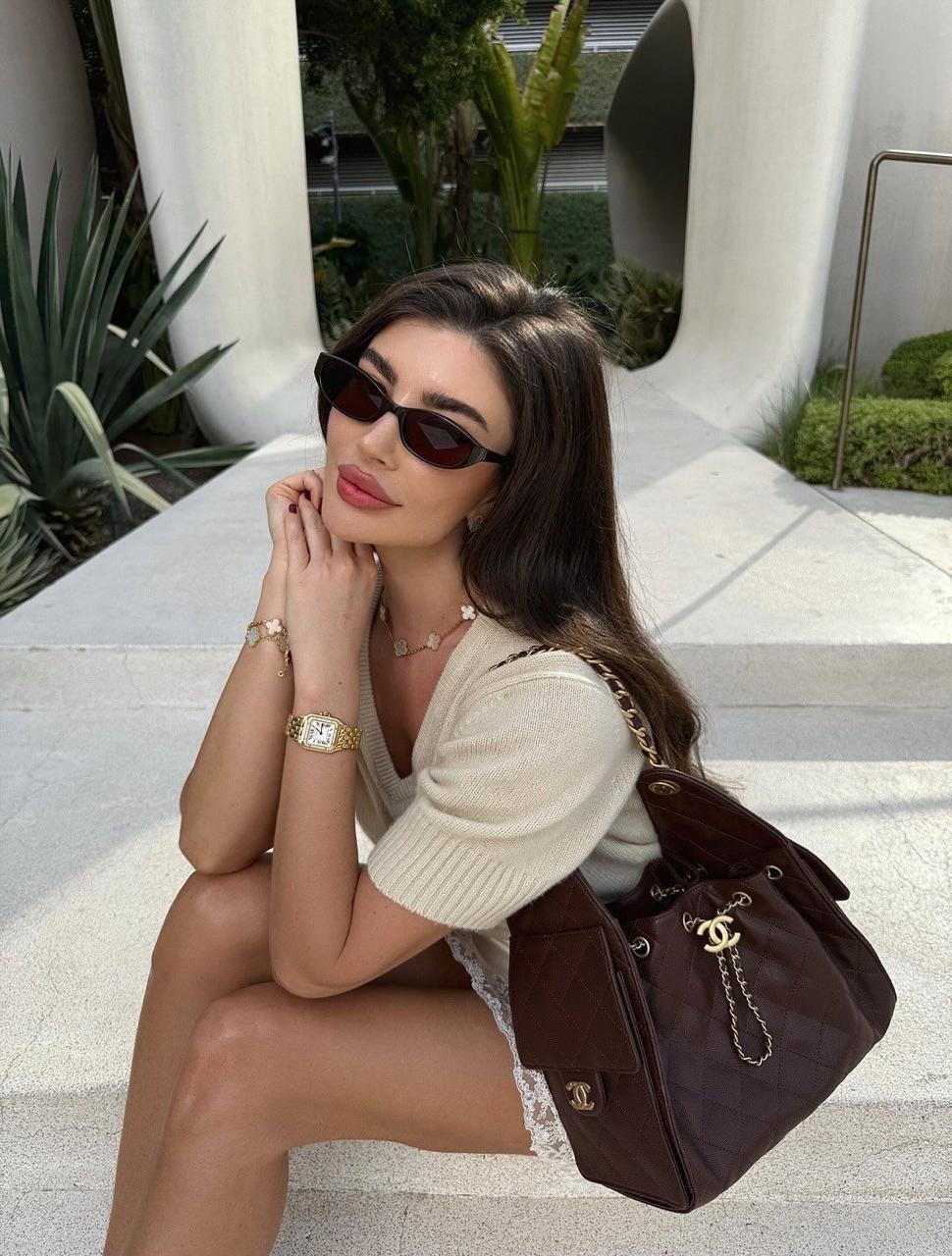 Chanel hobo 25 Brown Medium - Image 5