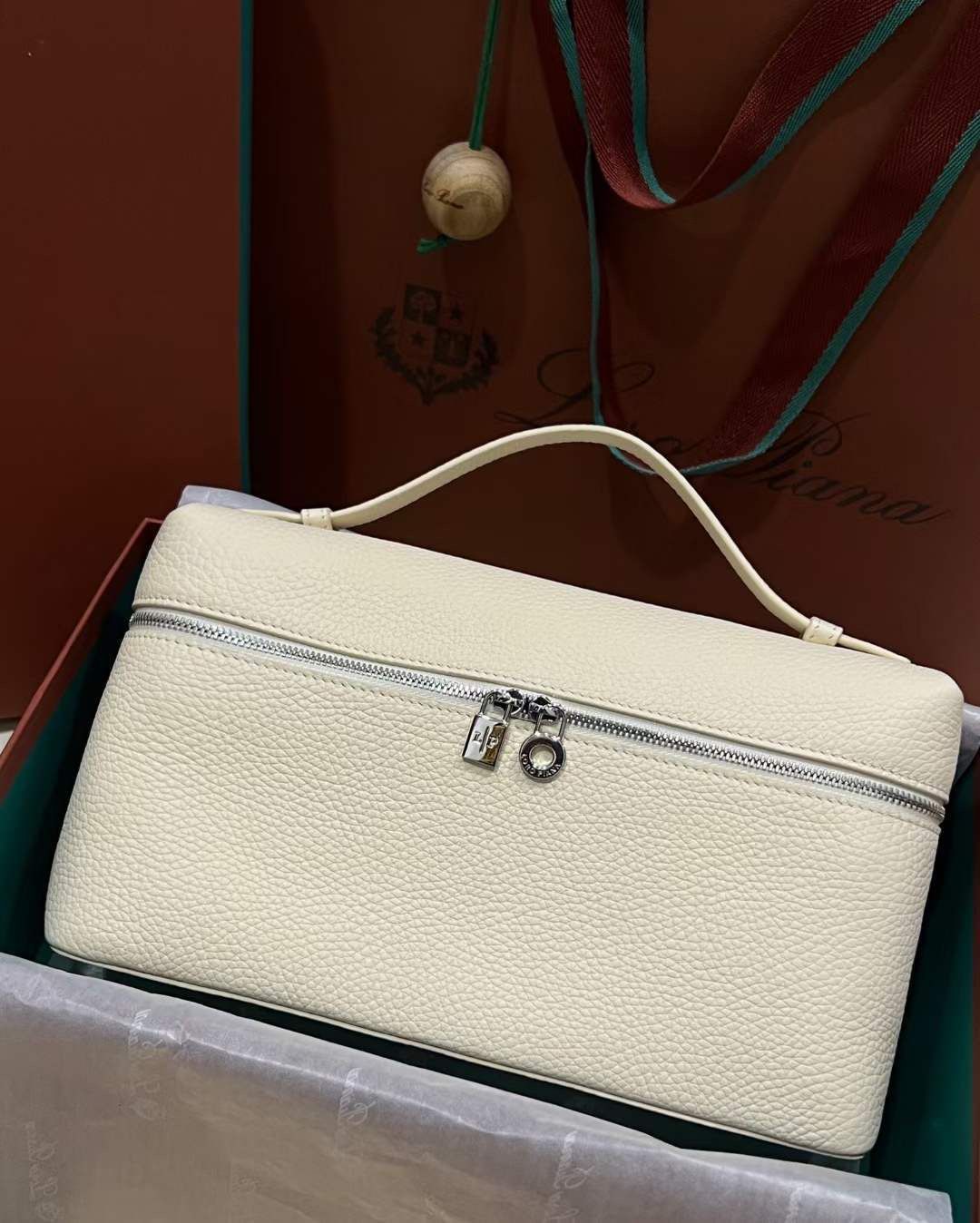 Loropiana white - Image 9